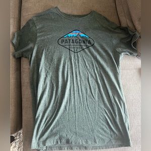 Men’s Patagonia tshirt